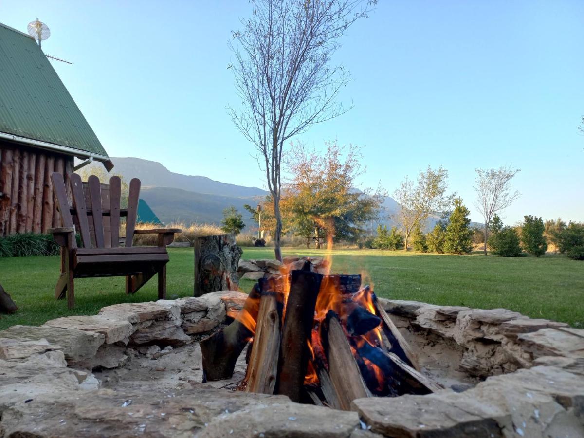 A Log Home At Buffalo Creek Buffeljagsrivier Bagian luar foto