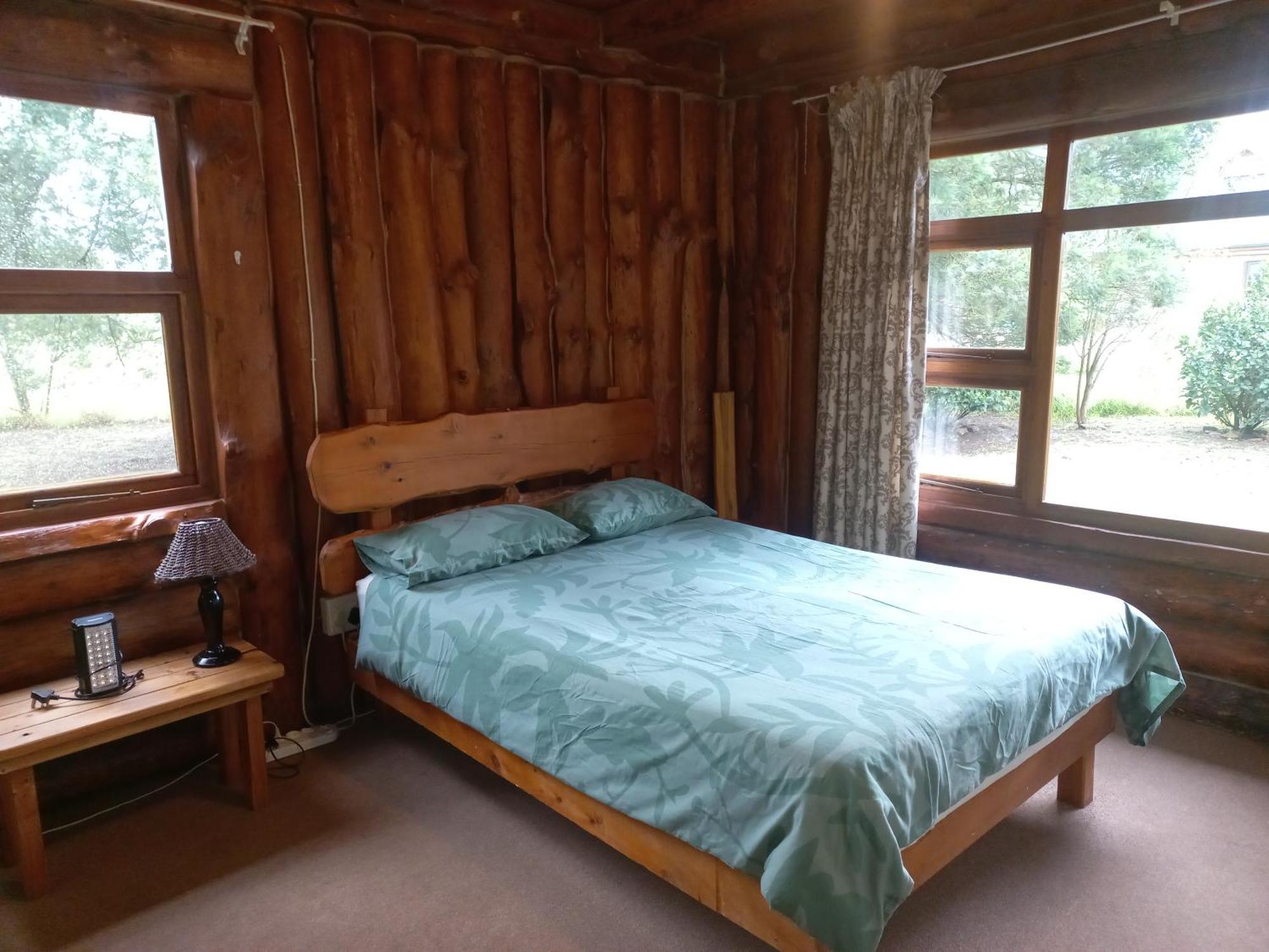 A Log Home At Buffalo Creek Buffeljagsrivier Bagian luar foto