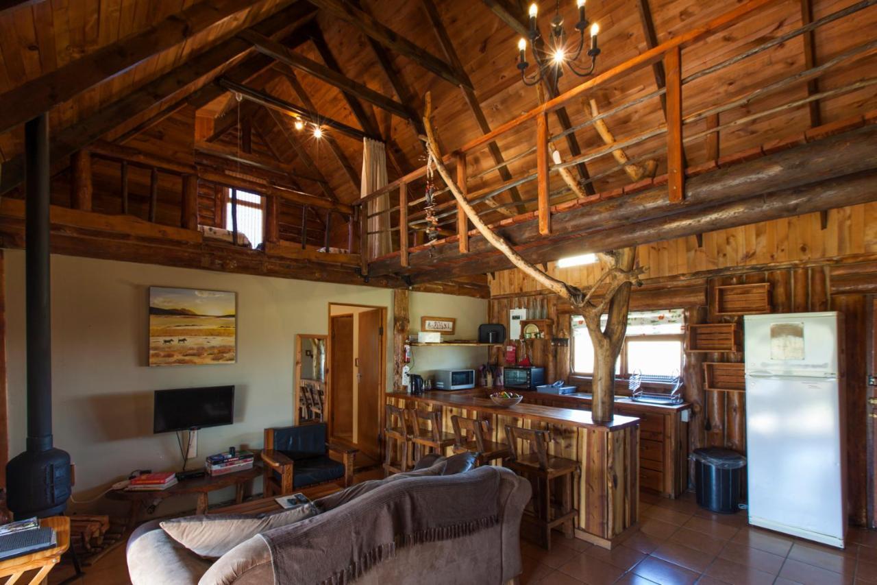 A Log Home At Buffalo Creek Buffeljagsrivier Bagian luar foto